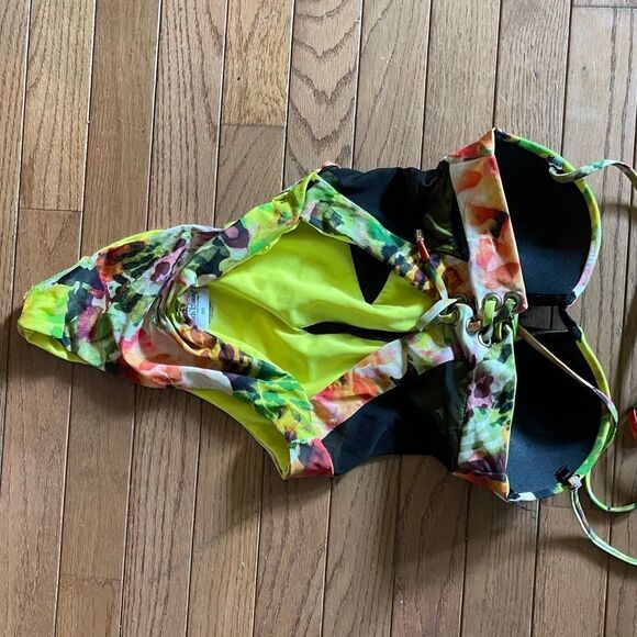 Beach Bunny One Piece Bathing Suit - Picture 9 of 10